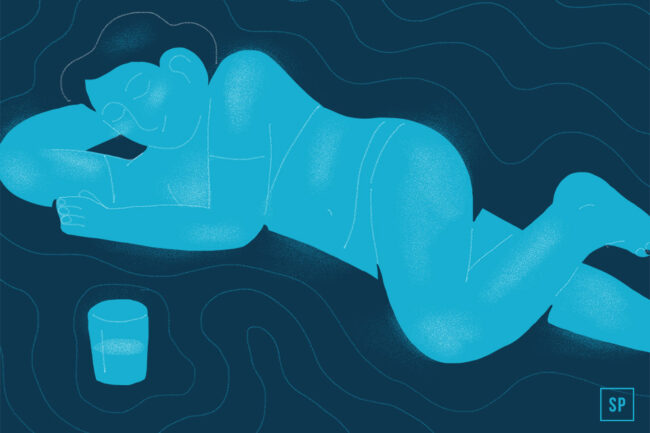 Illustration einer auf der Seite schlafenden Person mit entspanntem Gesichtsausdruck, umgeben von Wellenlinien. In der Nähe steht ein Glas Wasser, das auf die positive Wirkung von Intervallfasten auf Schlaf hinweist. Das Bild ist in beruhigenden Blautönen gehalten.