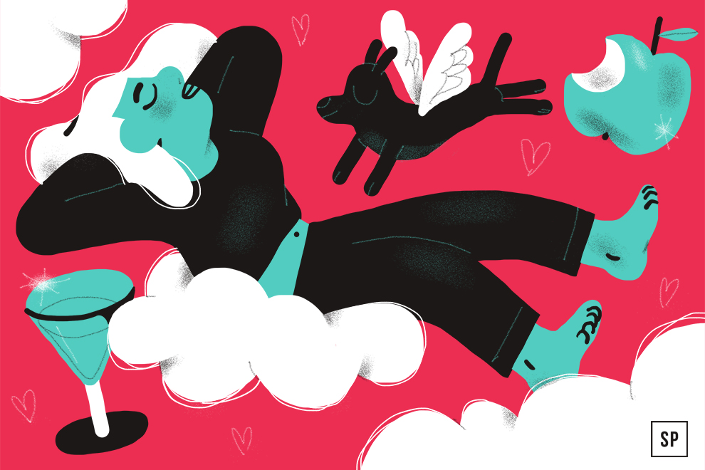 Eine entspannte Person mit blaugrüner Haut liegt auf einer Wolke, die Augen geschlossen wie bei einer Traumreise, umgeben von einem fliegenden schwarzen Hund mit Flügeln, einem Apfel, einem Cocktailglas und kleinen Herzen auf rosa Hintergrund.