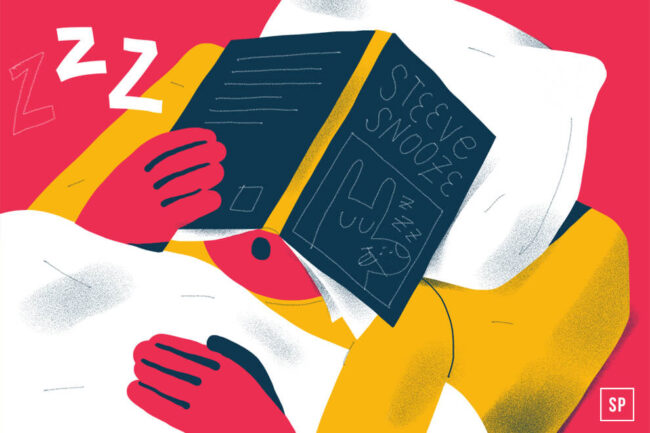 Eine Person liegt im Bett unter einer weißen Decke und hat ein Buch vor sich liegen. Der Buchtitel lautet Steve Snooze und zeigt eine schlafende Figur. Große Z-Symbole darüber deuten auf Schlaf hin, genau wie in vielen liebevoll illustrierten Kinderbüchern.