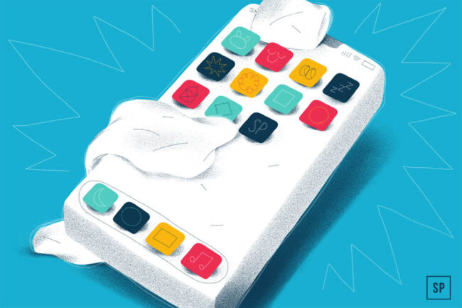 Ein Smartphone mit farbenfrohen App-Symbolen wird mit Tüchern vor einem hellblauen Hintergrund abgewischt, was auf die Idee hinweist, mit Hilfe von Schlaf Apps das digitale Chaos für eine bessere Schlafoptimierung zu beseitigen.