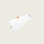 Ein weißes, unregelmäßiges Viereck mit gestrichelten Umrissen erscheint auf einem hellen Hintergrund. Die Eckpunkte a (grün), b (orange) und c (blau) sind beschriftet. Der schwache Text im Inneren illustriert den Topper nach Maß mit einer Schräge (Variante 4).