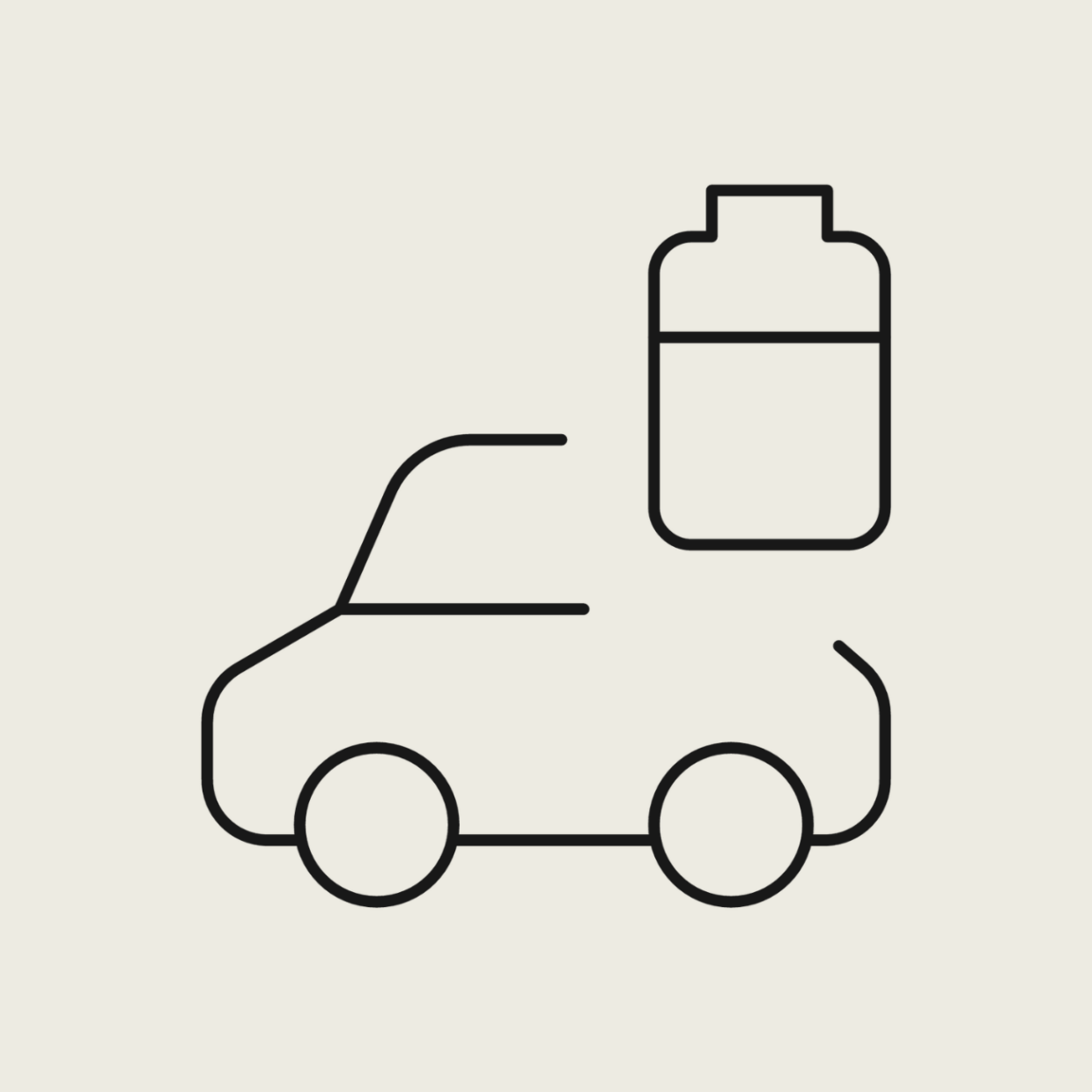 Einfache schwarze Strichzeichnung eines Autos mit einem großen Batteriesymbol darüber, das ein Elektrofahrzeug oder ein batteriebetriebenes Auto darstellt, auf einem einfachen hellen Hintergrund.