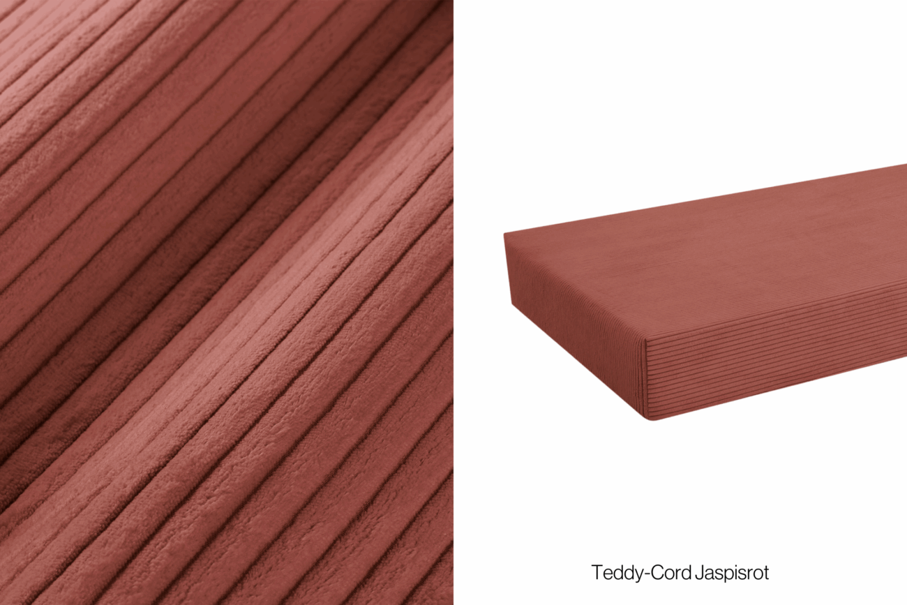 Nahaufnahme eines weichen, gerippten, rötlich-braunen Kordstoffs auf der linken Seite; auf der rechten Seite ist ein Spannbetttuch aus demselben Stoff mit der Aufschrift Teddy-Cord Jaspisrot vor einem weißen Hintergrund abgebildet.