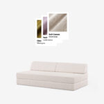 Ein minimalistisches beigefarbenes Sofa ist mit drei Stoffmustern darüber abgebildet, die beschriftet sind: Clou Moosgrun (grün), Tedd Lavendelha (lavendel) und Soft-Canvas Steinbeige (beige).