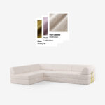 Ein modernes, L-förmiges cremefarbenes Sektionssofa mit drei Stoffmustern darüber, die mit Cloud Moosgruu, Teddy Lavende und Soft-Canvas Steinbeige beschriftet sind und verschiedene Polstervarianten zeigen.